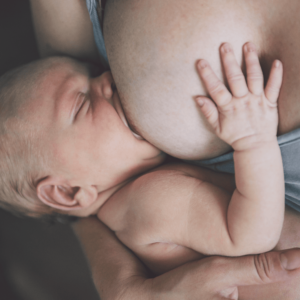 ¡Un agarre profundo al pecho hace toda la diferencia!